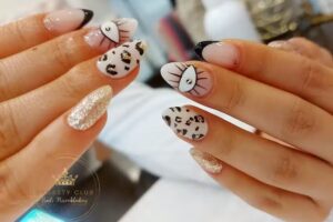 ⭐ Dynasty Club NailBar | Microblading, Pesta&ntilde;as, U&ntilde;as, Spa Manicure y Pedicure, Depilaci&oacute;n L&aacute;ser DIODO