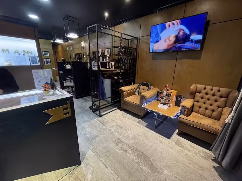 Edelmann Barber&rsquo;s Club &ndash; L&uacute;a