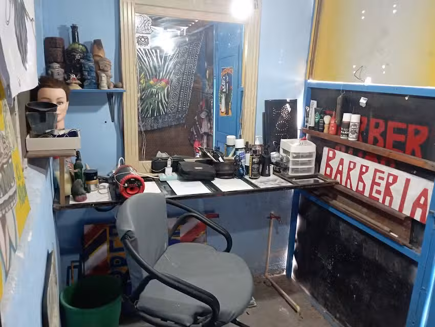 El APACHE barber shop