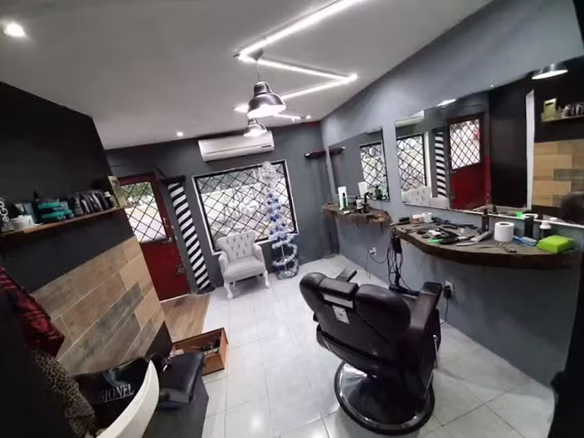 EL LE&Ntilde;ADOR BARBERSHOP