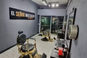El Se&ntilde;or Mostacho Barber Shop Cacahoatan