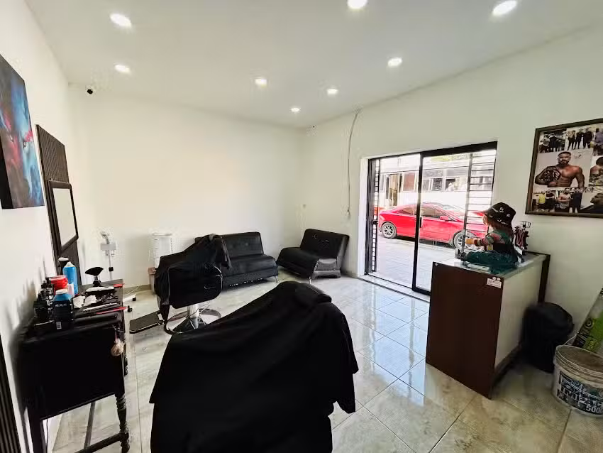 El Viejo Lobo Barber STUDIO