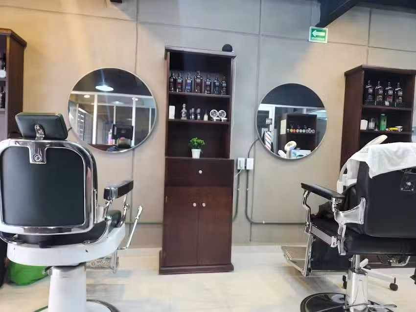 &Eacute;lite del Valle Gentlemans Club