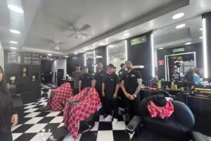 Elvis Barber Shop BV2