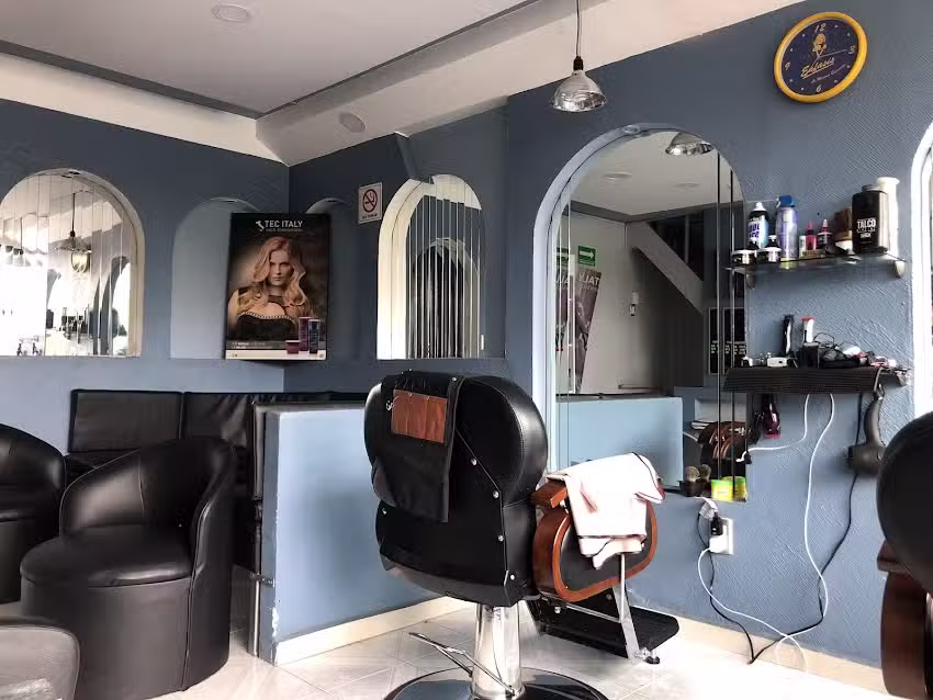 Enf&aacute;sis Estilistas & Barber&iacute;a