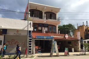 Enzo Molisso hair stylist