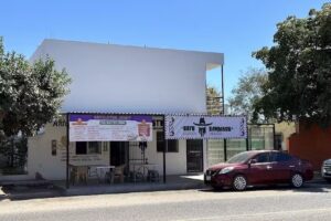 Este-bandidos Barber Design