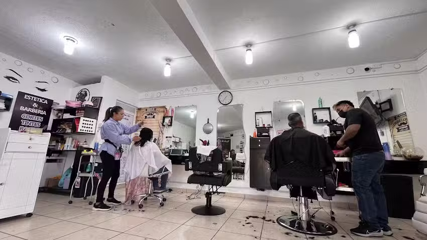 Est&eacute;tica barber&iacute;a Noche de Estrellas