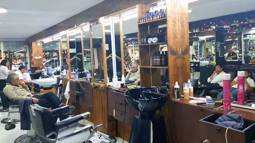 Est&eacute;tica y Barber&iacute;a Baz&aacute;n