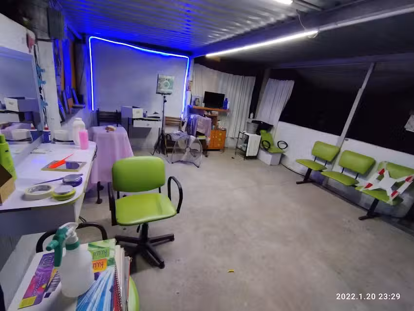 Est&eacute;tica y Peluquer&iacute;a Zuri