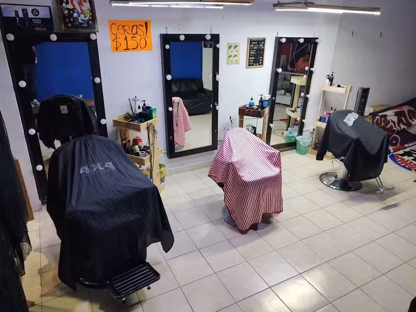 Fino&rsquo;s Cuts Barber&iacute;a