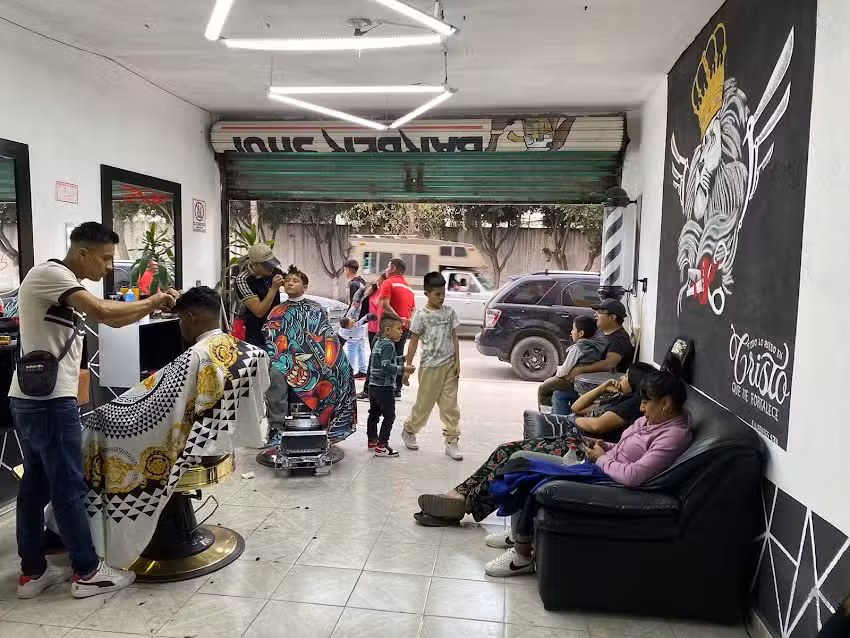 FLAKO&rsquo;s BARBER SHOP