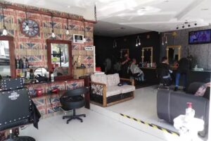 Fris&ouml;r Barber&iacute;a & Belleza