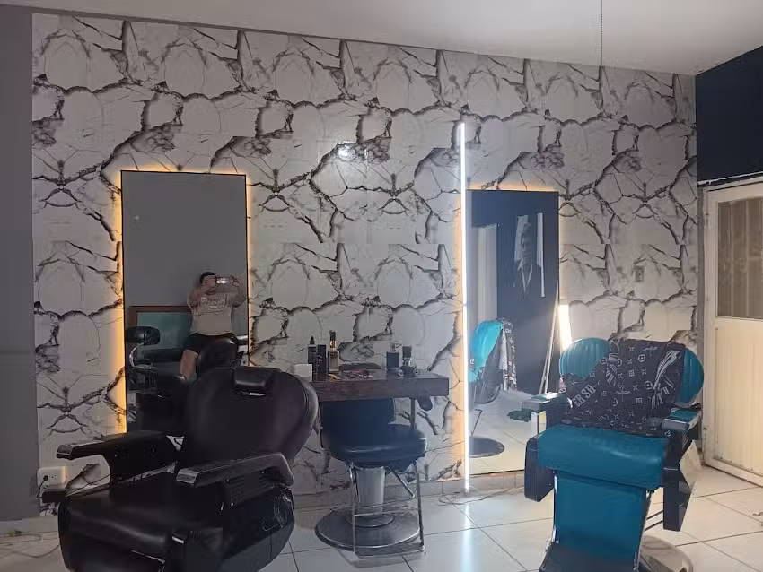 GANGSTAS PARADISE BARBERSHOP