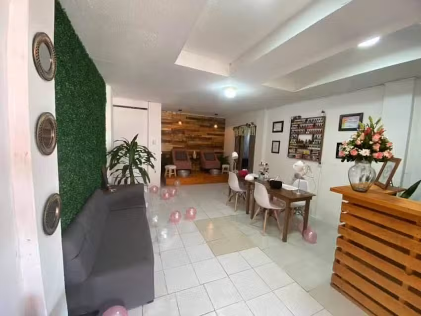 Glint Sal&oacute;n de U&ntilde;as