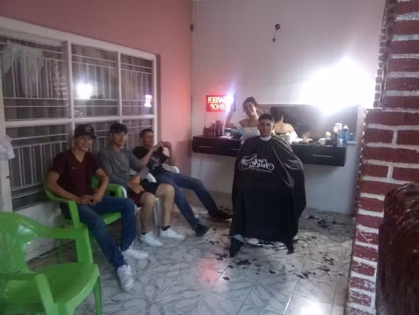 Guzm&aacute;n Barber Shop