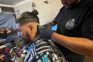 Hijo de Dios barber shop