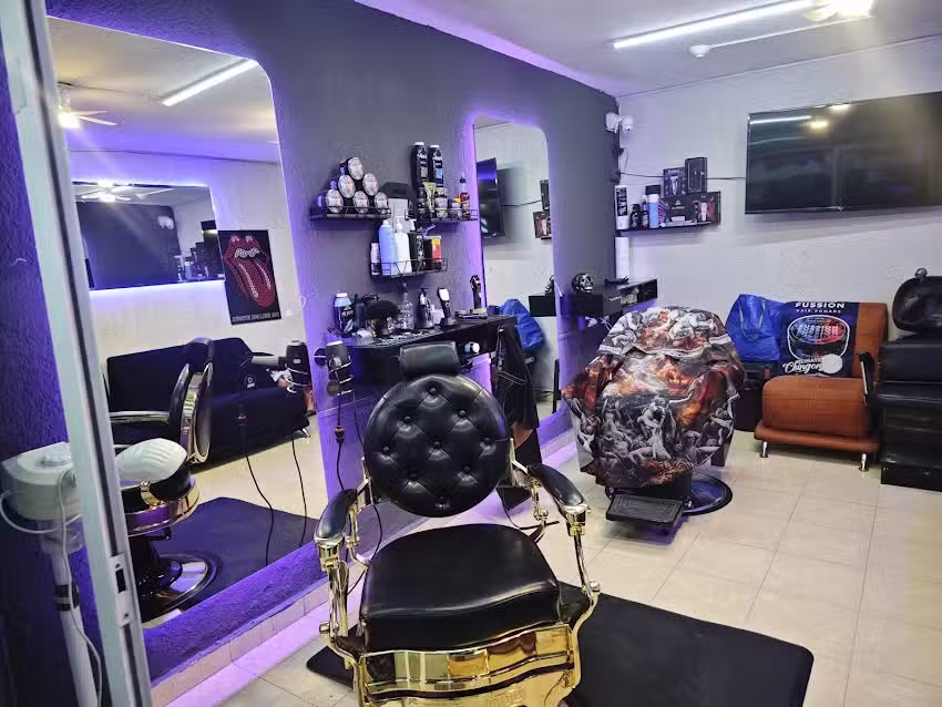 Hod Barber Shop , Ojo de agua