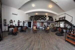 Hombre Fades&Shaves barbershop