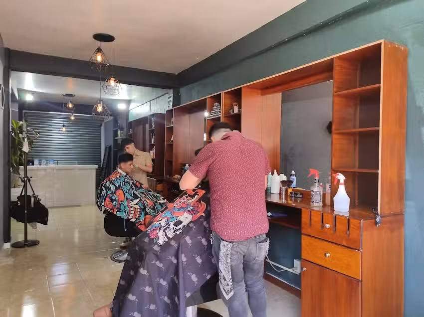 IMPERIAL&rsquo;S BARBER SHOP