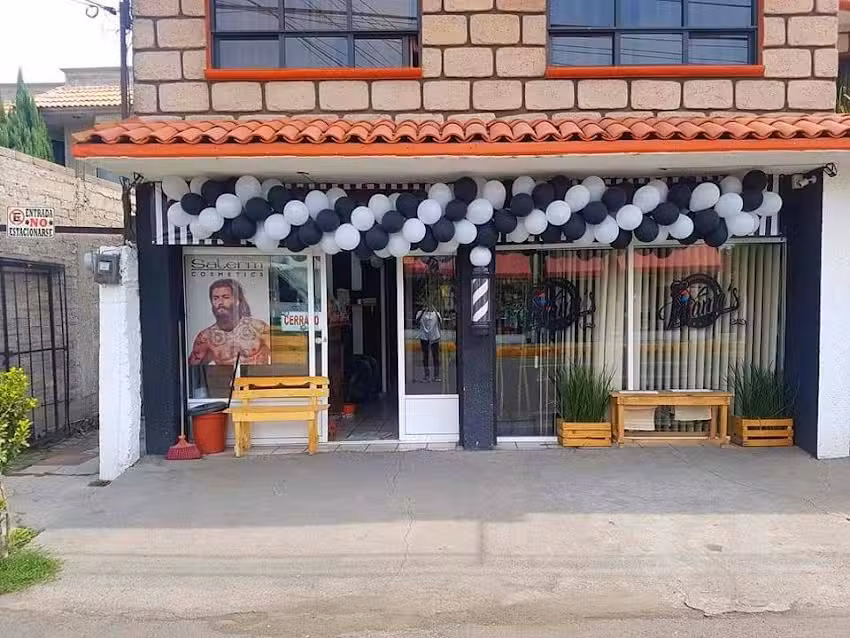 Infame&rsquo;s Peluquer&iacute;a & sal&oacute;n