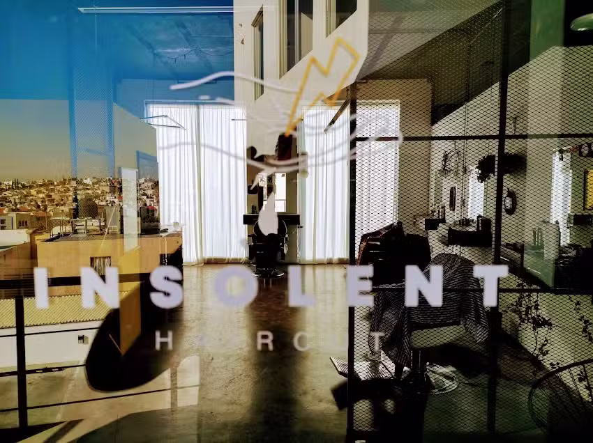 INSOLENT (Barberia)