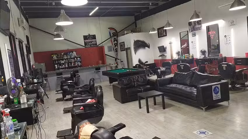 Invictus barber shop