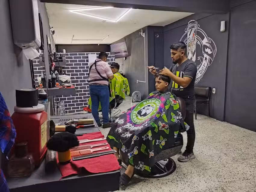 Johnbarber barber&iacute;a y peluquer&iacute;a