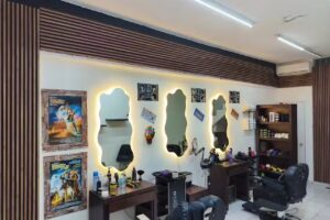 Johnn Le Roi Barbershop