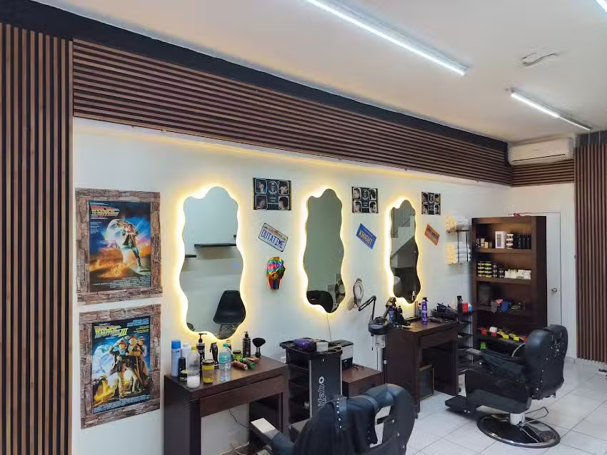 Johnn Le Roi Barbershop