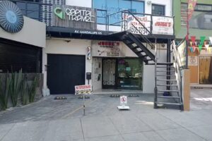 JORGE’S Stylist Top Salon