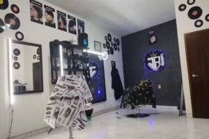 JR Barber Shop / Black A.S Tattoo