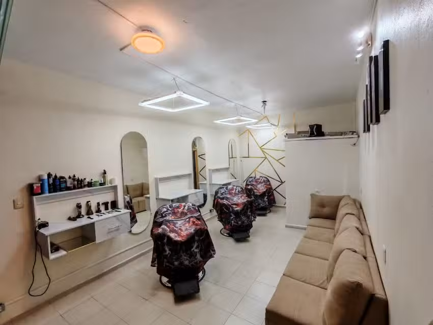 Juliu&rsquo;s barbershop