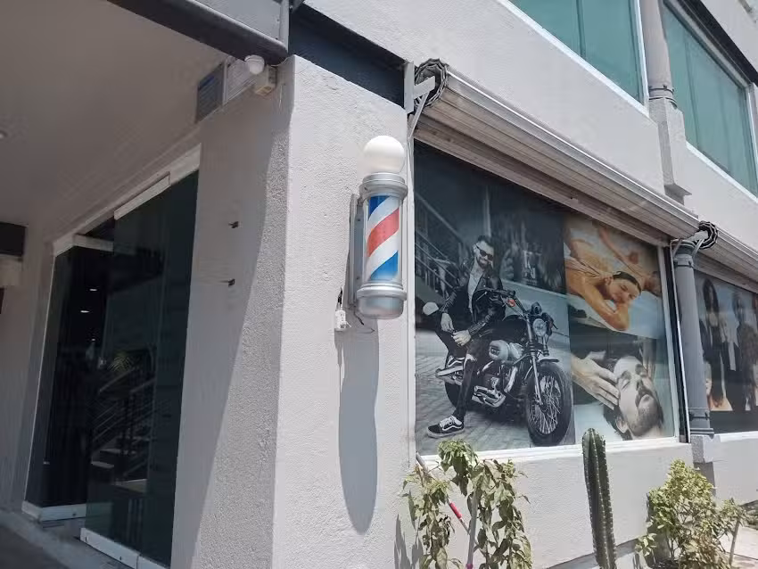 K&rsquo;aizen 23 Barber & Studio