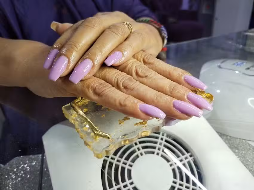 K&rsquo;rola Nails y Sal&oacute;n Expr&eacute;s