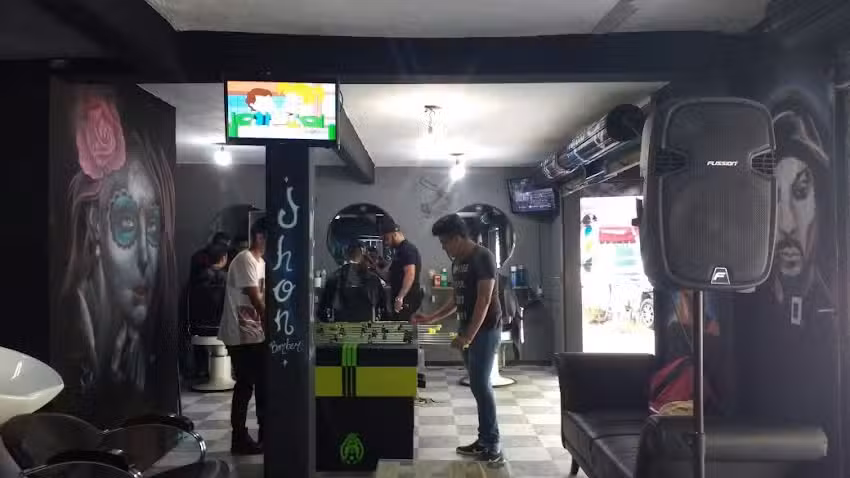 Kaiser Barber Shop by D&A