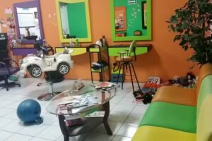 KIDS & MOMS Est&eacute;tica Familiar Y Sal&oacute;n