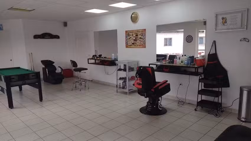 La barber&iacute;a de Alex mendoza