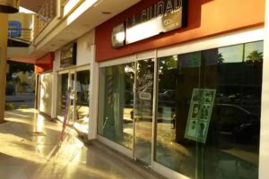 LA CIUDAD BARBER SHOP