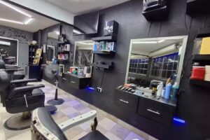 LA FAMA BARBERSHOP