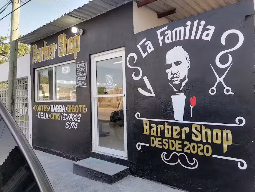 La familia barber shop