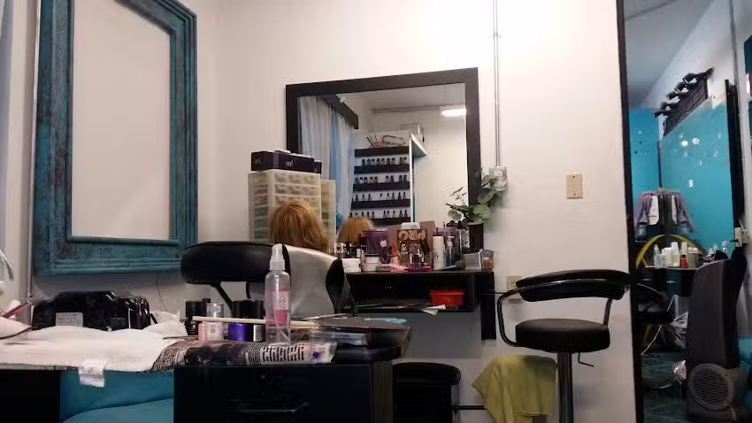 La Luna Saloon & Boutik