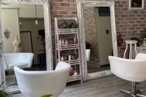 LA PELUQUER&Iacute;A TR