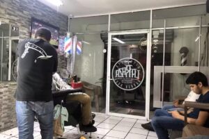 La raza barberhood