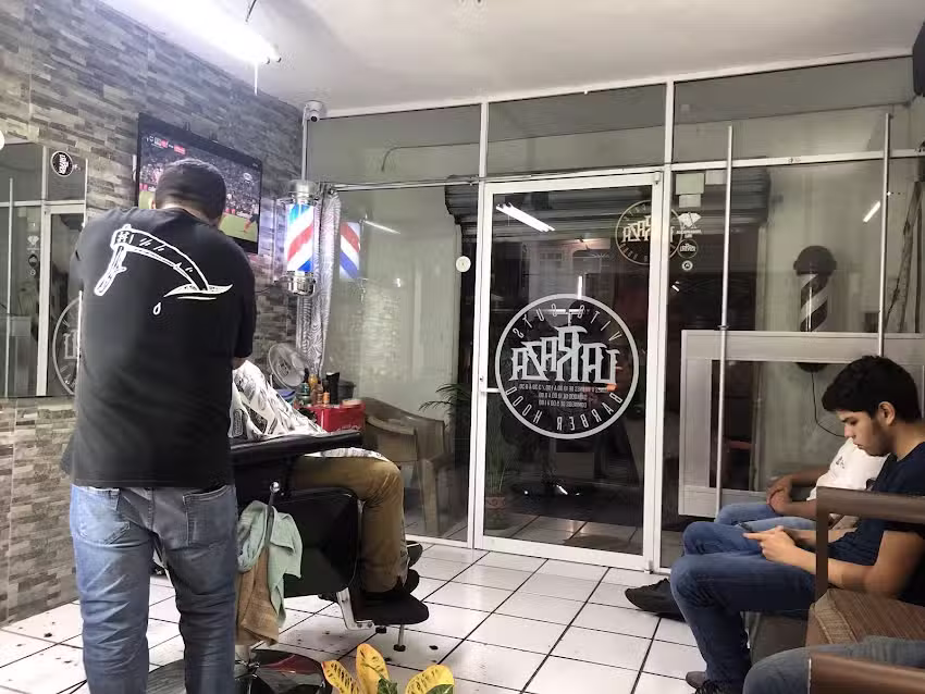La raza barberhood