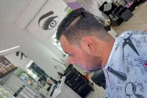 La Santa Cruz, Barber&iacute;a