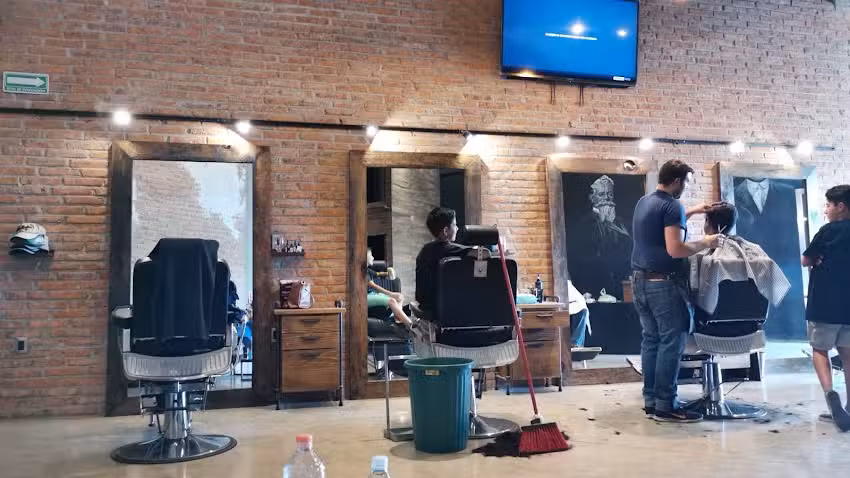 Las Barbas de Don Porfirio (Barber&iacute;a)
