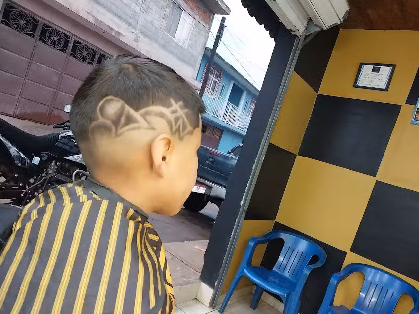 LAZAROS BARBER