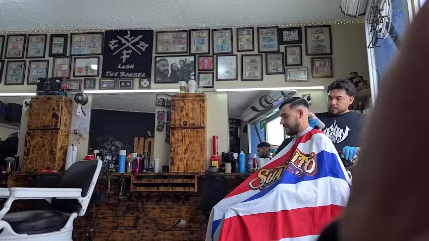 Leon The Barber Juventud