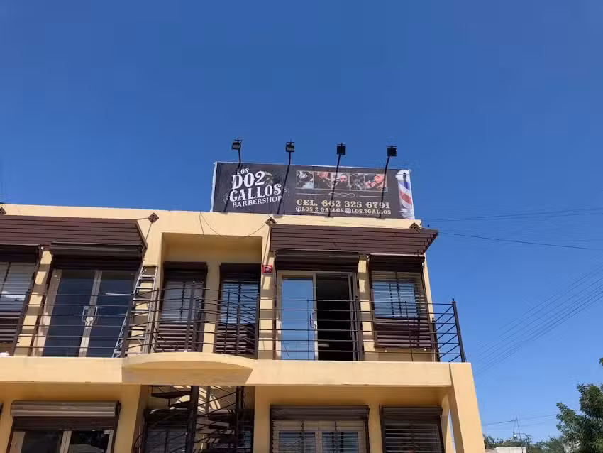 Los 2 Gallos Barber Shop